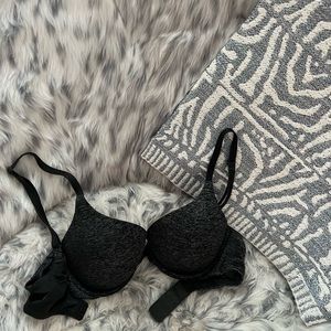 Victoria’s Secret T-shirt bra